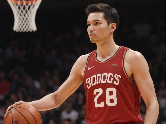 开云体育_ NBA历史上的经典对决：重温赛季中的对抗，nba对战表2021