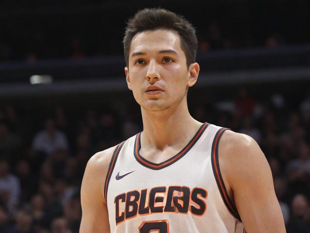 开云体育_ NBA季后赛的最佳攻防策略分析，nba季后赛形势分析