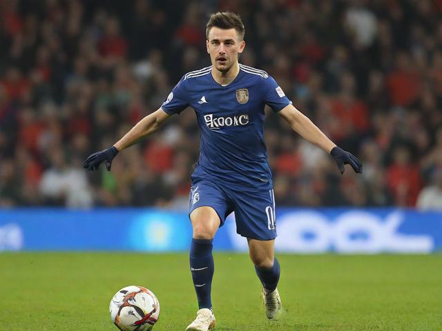 球队内部风波：某俱乐部管理层引发众怒，球队管理方案