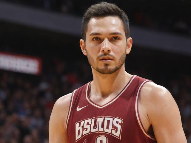 开云体育_ NBA赛季中的经典对抗：重温那些激动人心的瞬间，nba开打