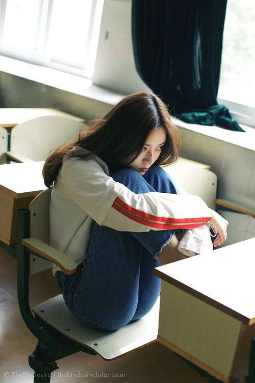 英超：布莱顿4-2大胜伯恩茅斯，阿尔扎拉发挥出众，英超布莱顿对埃弗顿