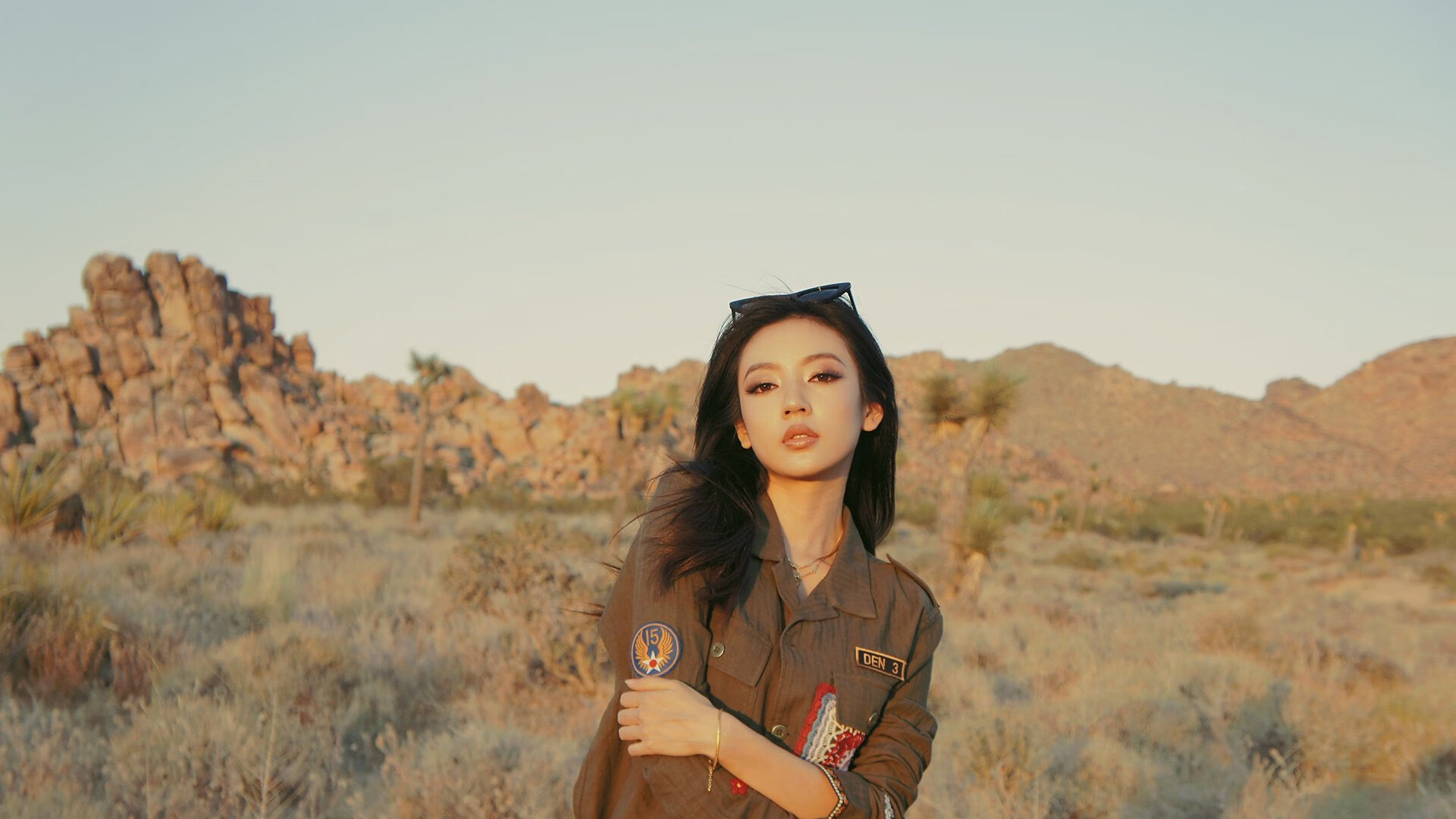 足球运动公益募捐项目成果丰硕，助力贫困地区发展，足球捐赠