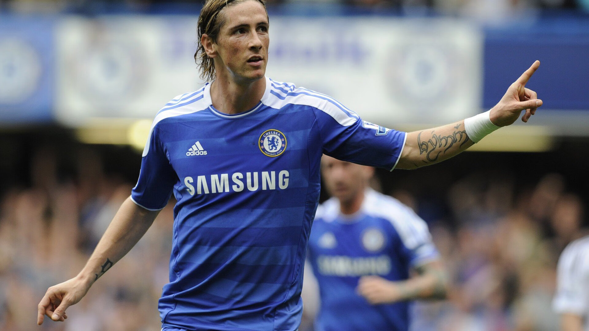 伊朗队替补席席地而坐,原因:雪地太软太舒服,伊朗主场